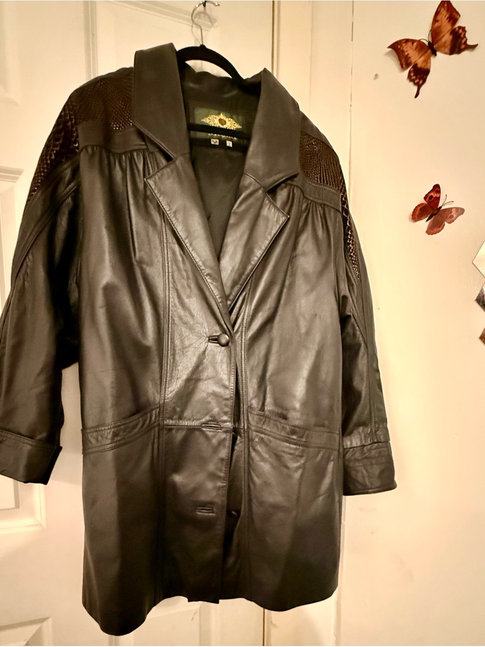 Vintage Avanti Black Leather Women's Button-Front Coat Dragon Scales